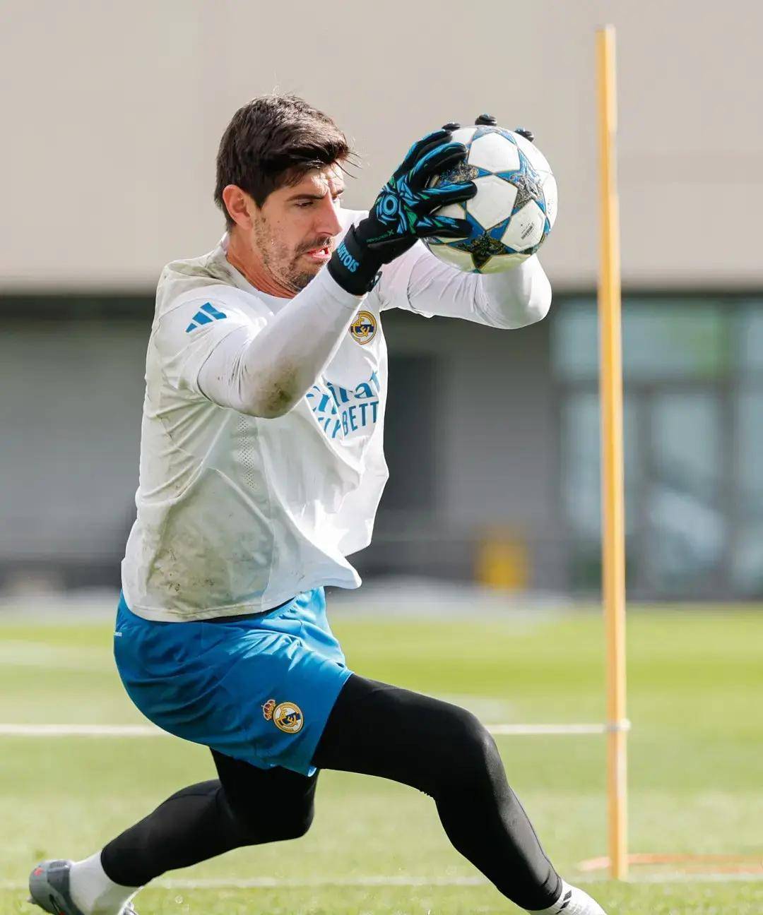 足总杯加时末段再迎强敌，里昂外线爆发，主帅态度：话题不断，心理建设被强调(末段爱情by丧心病狂的瓜皮)